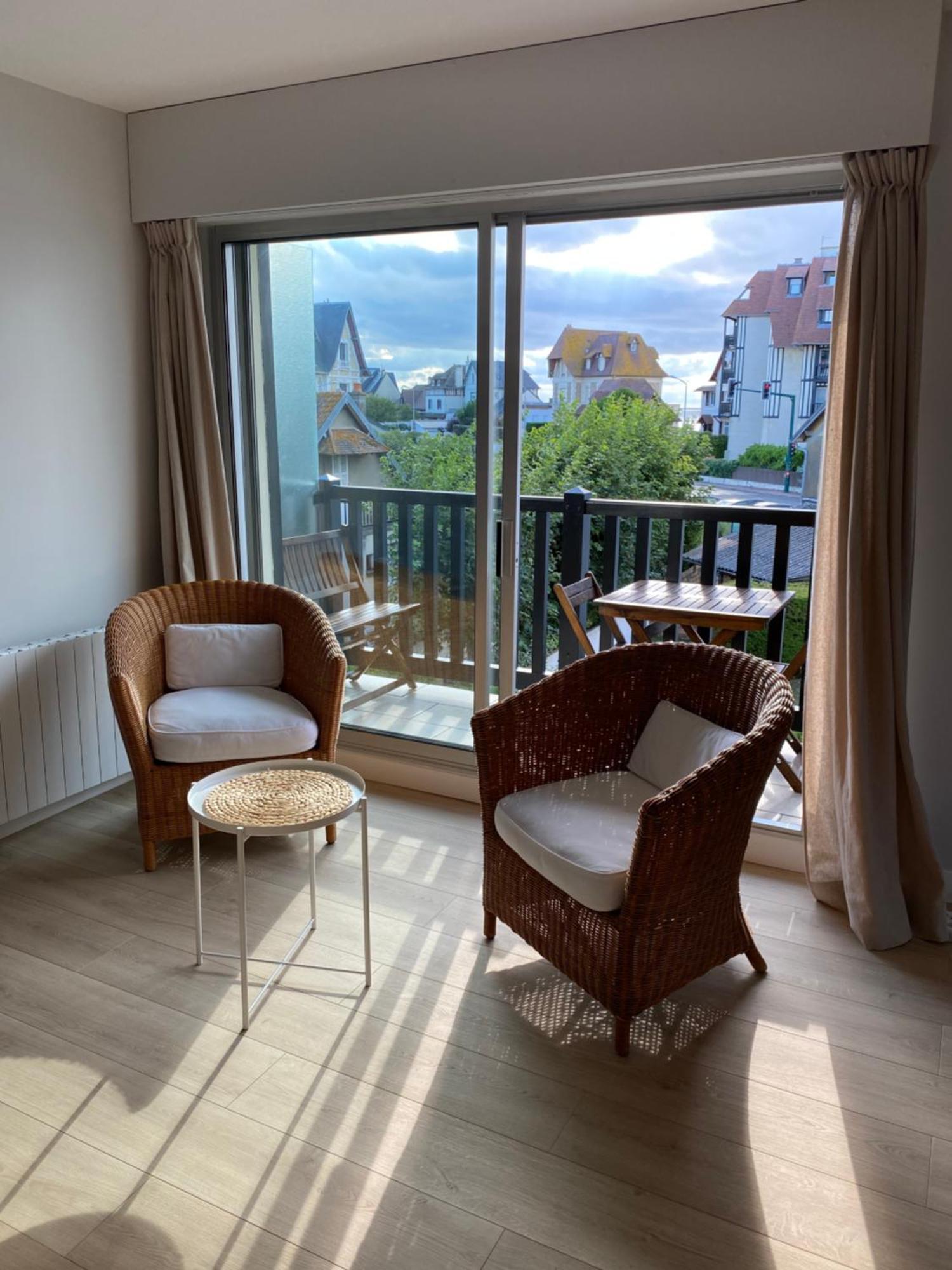 Appartement 65M2 Avec Balcon Vues Partielles Mer A 150M De La Plage Et Centre, Wifi Et Parking Prive Blonville-sur-Mer Exterior foto